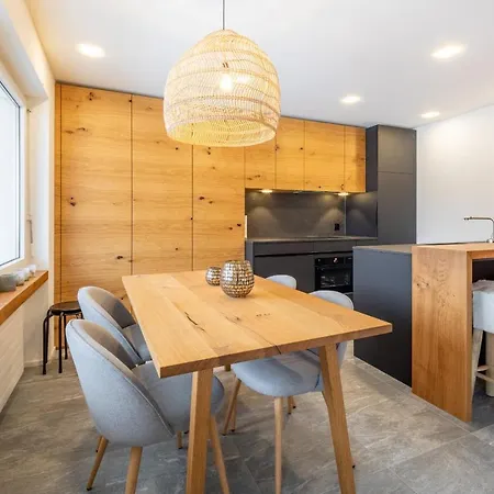 Homes - Val Signina 7-12 *